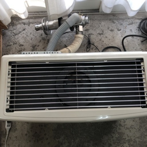 ［ゆec］【北海道旭川市直接取引歓迎】SUNPOT サンポット 石油暖房機 FFR-7011RF R 2019年製 動作確認済 美品 