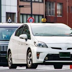 【正社員！入寮可！】タクシードライバー【二種免許無しでも取得制度...