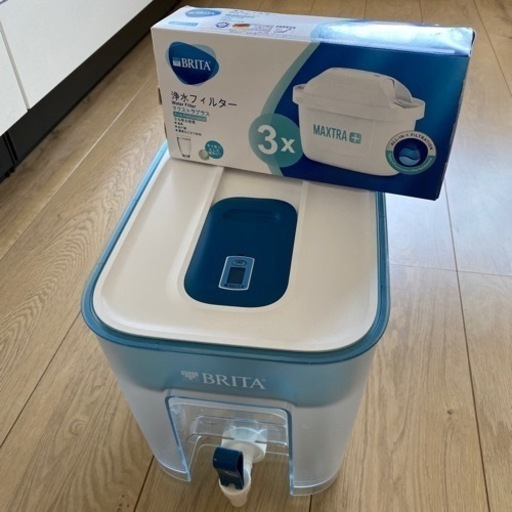 ブリタ(Brita) タンク型浄水器 新品カートリッジ付