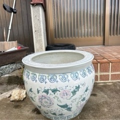 売れなければ処分します。火鉢 と有田焼9点