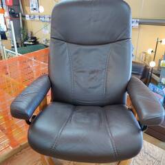 【愛品倶楽部柏店】EKORNES (エコーネス) コンサル ストレスレスチェア＆オットマンSET 【Mサイズ】座面「ブラウン」脚部「オーク」の画像