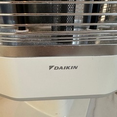 【直接のお引き取り限定】0円！　ダイキン　遠赤外線ヒーターの画像