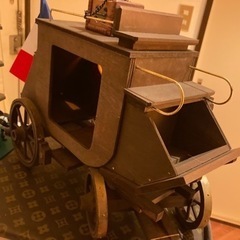 木製馬車時計の画像