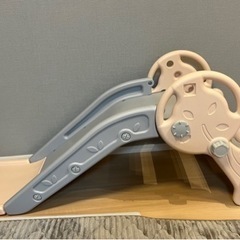 滑り台　室内