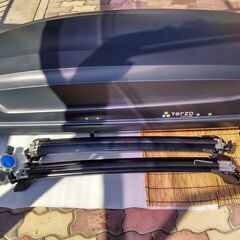 Terzoのエアロルーフキャリーとボックスの1式。
