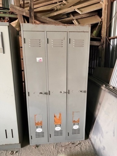 中古ロッカーです。
