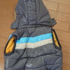 110サイズ 未使用 フードベストの画像