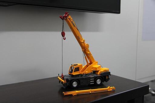 加藤製作所　50分の1　クレーン車