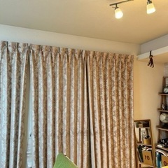 10/26まで。カーテン　の画像