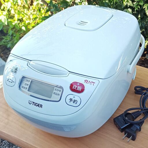 ★美品‼★ タイガー 5.5合炊き 炊飯器  『炊きたて』JBG-Y100