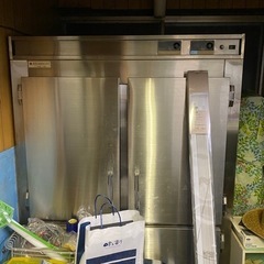 業務用冷蔵庫　引き取り限定、バラシ必要