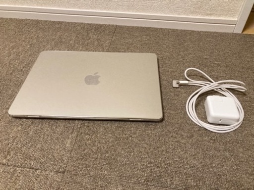 Apple アップル M2チップ搭載 13インチMacBook Air スターライト元値164,800円