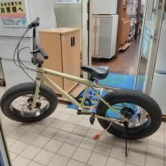 ★【ファイブカード】美品 ❗ マウンテンバイク  自転車  20インチ  極太タイヤ  💳自社配送時🌟代引き可💳※現金、クレジット、スマホ決済対応※   