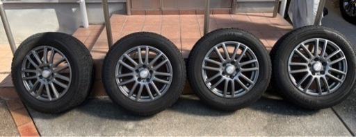 【再値引しました】スタッドレスタイヤ  215/60r16  エスティマ装着