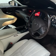 レクサスLS500h EXECTIVE全席マッサージ機能付の画像
