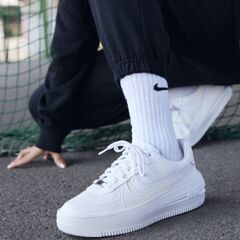 新品未使用　ナイキ エア フォース 1 PLT.AF.ORM ウ...