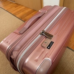 商談中⭐︎スーツケース　キャリーケース　ピンク　ドンキ購入品の画像
