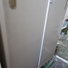 取引終了☆☆★☆☆☆☆★スチール製物置　　中古品　　無料