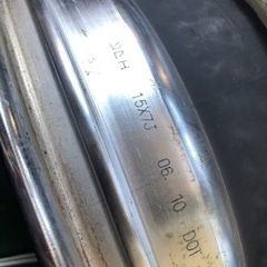 ワイヤーホイールの画像