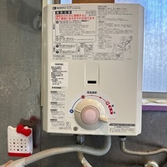 作業台、炊飯器、台車、湯沸器の画像