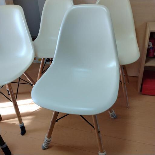 ☆残り２脚☆　白くてオシャレな椅子