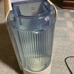 加湿器だいぶ前に買って使った記憶がないので差し上げます。の画像