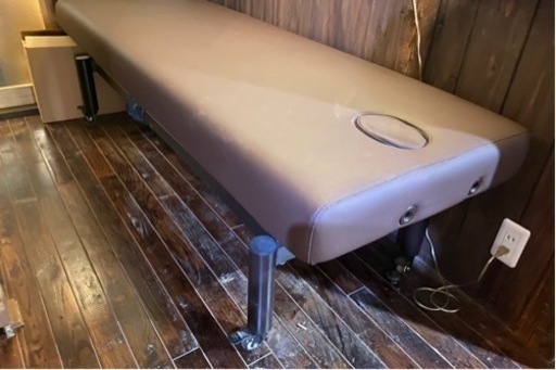 電動式昇降マッサージベッド