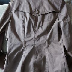 H & M アウター　色　ブラウンの画像