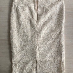 白スカートの画像