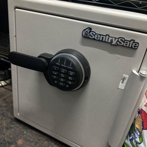 【中古】SentrySafe 耐火金庫