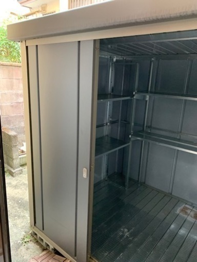 お譲り先決まりました。中古の屋外大型物置