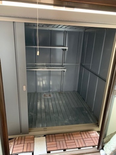 お譲り先決まりました。中古の屋外大型物置