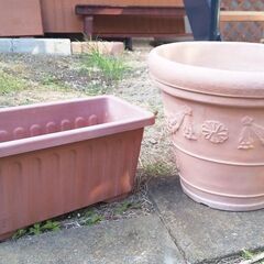 樹脂製　大型植木鉢の画像