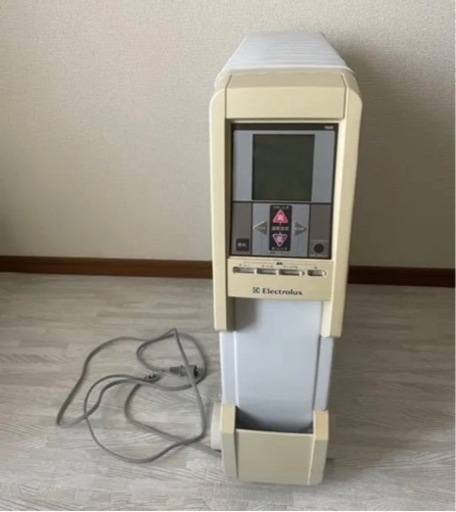 エレクトロラックス　オイルヒーター　EOH815T