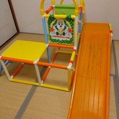 アンパンマン ジャングルジム 滑り台の画像