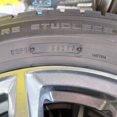 中古 215/60R16 スタッドレス+アルミセット クラウン アルファードなどの画像