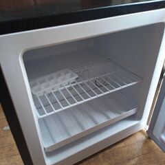 シンプラス  1ドア冷凍庫 31L ブラック 2022年製の画像