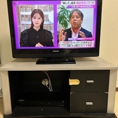 東芝REGZA 32型液晶テレビ　純正ブルーレイレコーダー付き！！の画像