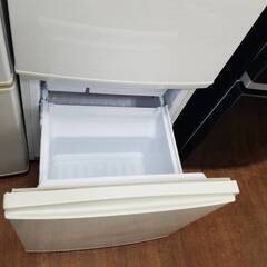 リサイクルショップどりーむ天保山店 No10070 冷蔵庫 2017年式！ 両開きできます！ の画像