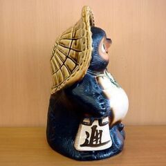 ☆たぬき 置物 縁起物 幅22cm 奥行18cm 高さ30cm 狸 八相縁起 タヌキ 商売繁盛 家内安全 札幌 北20条店の画像