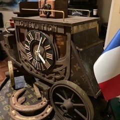 木製馬車時計の画像