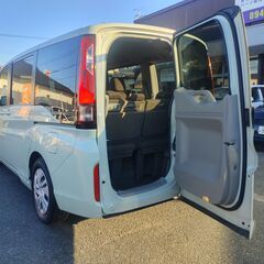 ミニバンをお探しの方必見！　走行3.9万KM！　ホンダ　ステップワゴン　車検R6年9月迄　ターボ　8人乗り　バックカメラ　ナビ　TV　ETC　クルコン　スマートキー 両側電動スライドドア　3列シートの画像