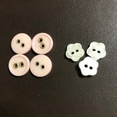 二つ穴ボタン　二種類セット　花【ボタンまとめて購入でお値引き】の画像