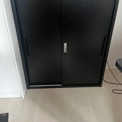 鍵付き書庫
