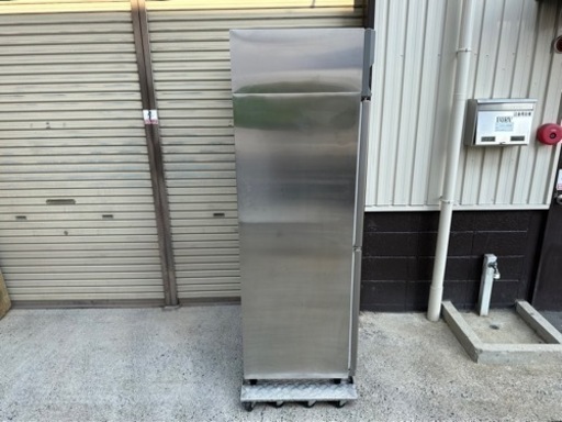 フクシマ　業務用　縦型４面冷凍庫　６０６L　１００V　厨房　飲食店　２０１８年製　ARN-094FM-F
