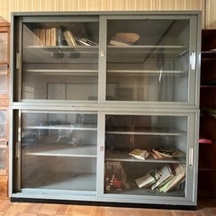 スチール製本棚
