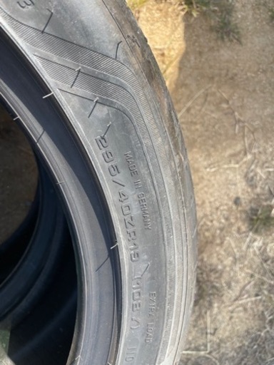 新古タイヤ295/40R19 2本