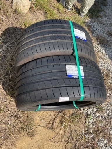 新古タイヤ295/40R19 2本
