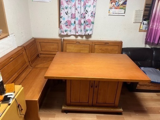 収納付きダイニングテーブル