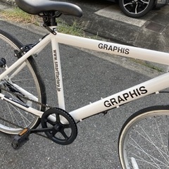 白のクロスバイクの画像